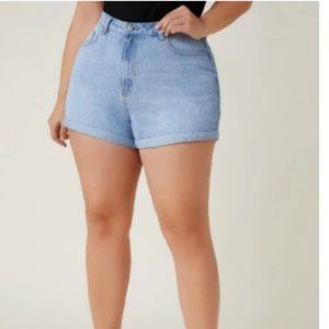 SHEIN Plus Patch Pocket Roll Hem Denim Shorts